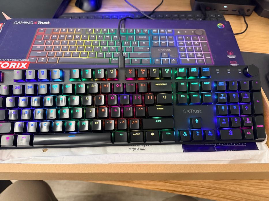 Механична клавиатура gaming Trust GXT866 TORIX, пълен RGB