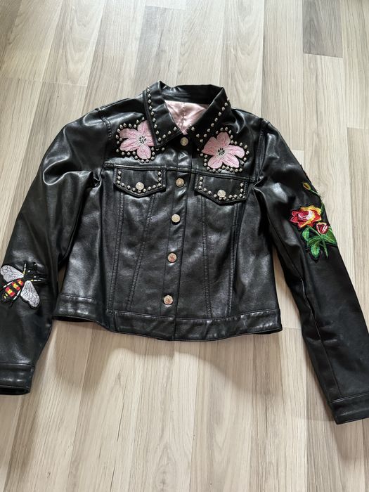 Дамски сака и якета