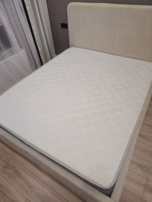 Матрас Б/У 160*200