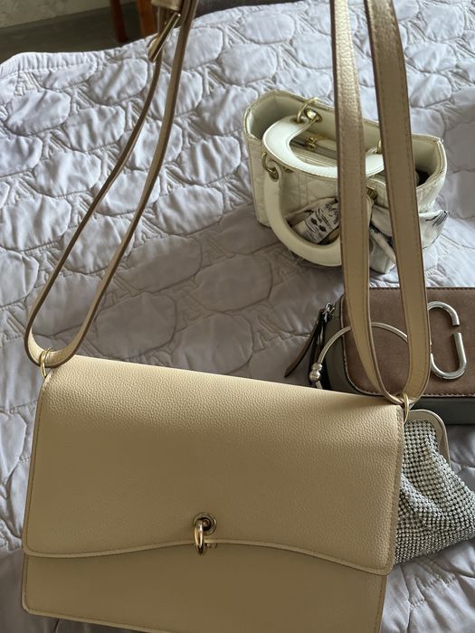 сумочки продам по 1500тг