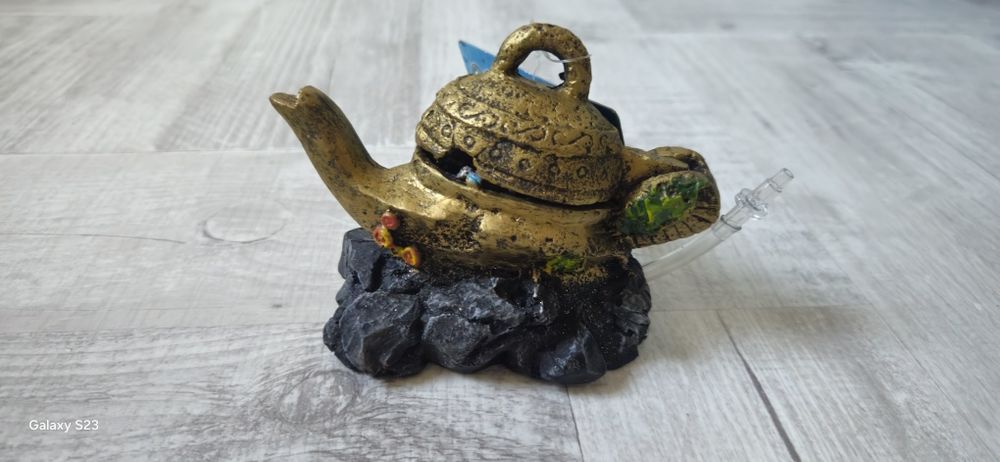 Vând  pahare șampanie si lampa lui Aladin