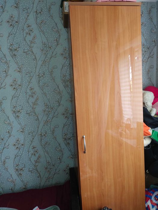 Продам шкаф пенал