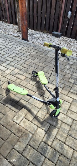 2 Trotinete si 1 skatebord de vânzare