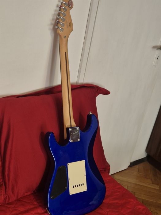 Електрическа китара Squier Showmaster
