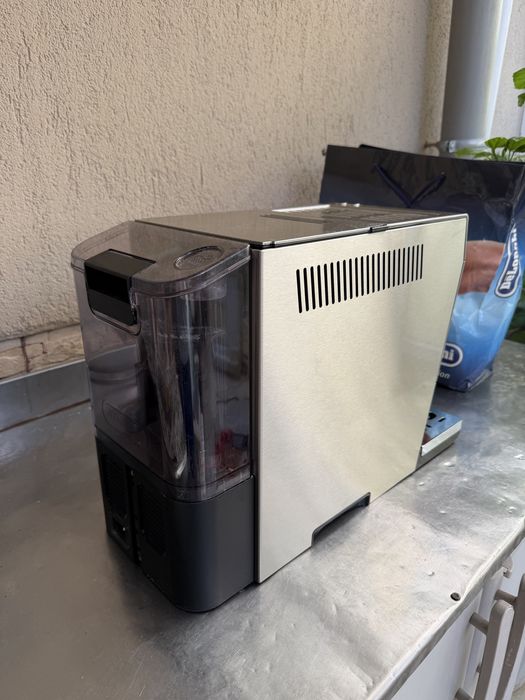 Espressor automat DeLonghi PrimaDonna XS De Luxe - stare foarte buna