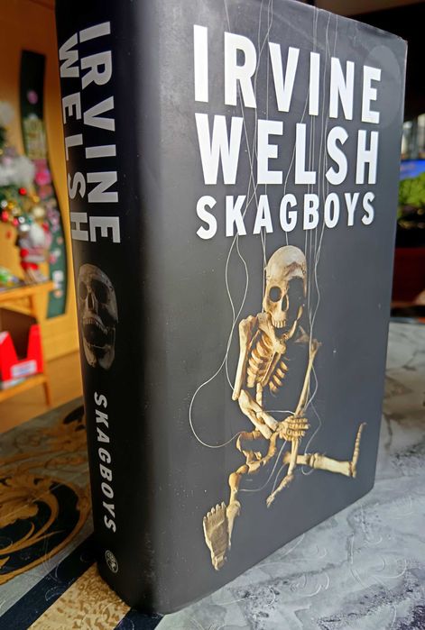 списък с много книги - стари и нови български и световни заглавия