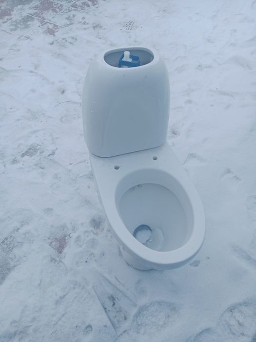 Продам Унитаз туалет