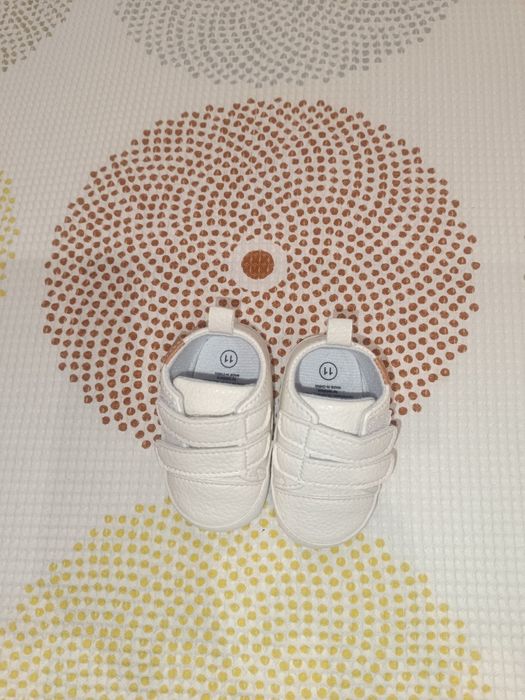 Продам обувь детскую