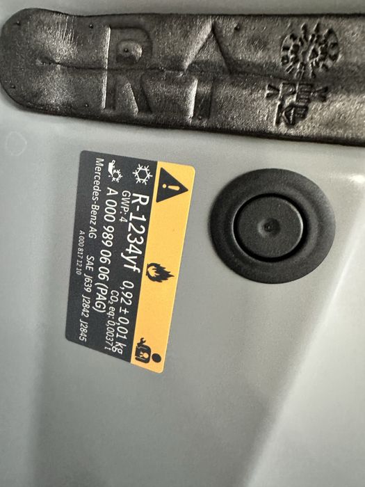 Продавам новпреден капак за Mercedes GLS Maybach Facelift