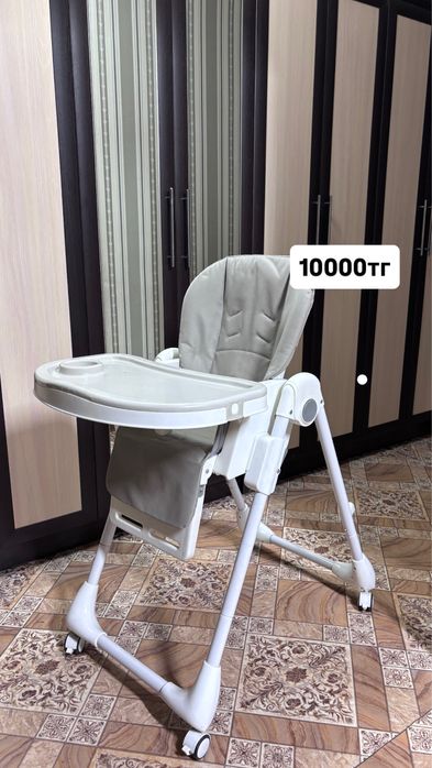 Детский стол 10000тг, каляска 20000 тг, палас 10000 тг, диван 5000 тг.