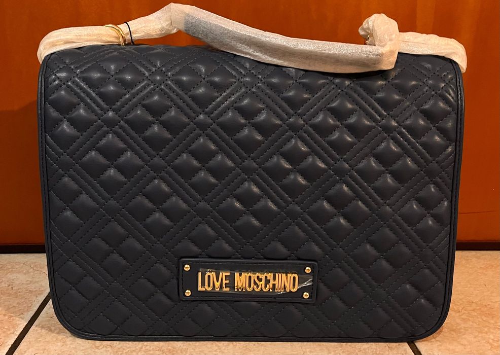 Moschino раница и бизнес чанта