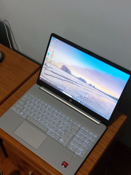 Laptop HP 15.6 Athlon 3050u 2,3Ghz/3,2Ghz, 8GB, 128GB, Radeon 2GB, Windows 11 Office 2024