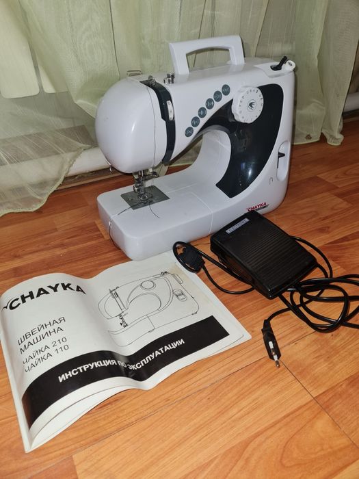 Продам швейную машинку Чайка 210