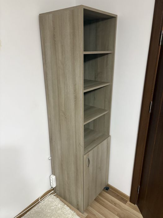 dulap inalt cu rafturi