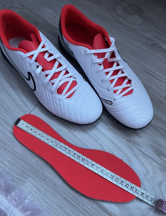 Футболни обувки Стоножки- Nike Tiempo Legend