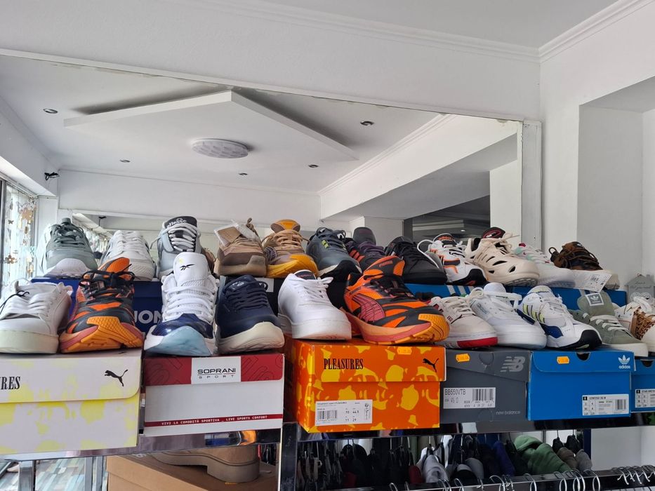 Vand stendere inox, incaltaminte si îmbrăcăminte noi cu eticheta