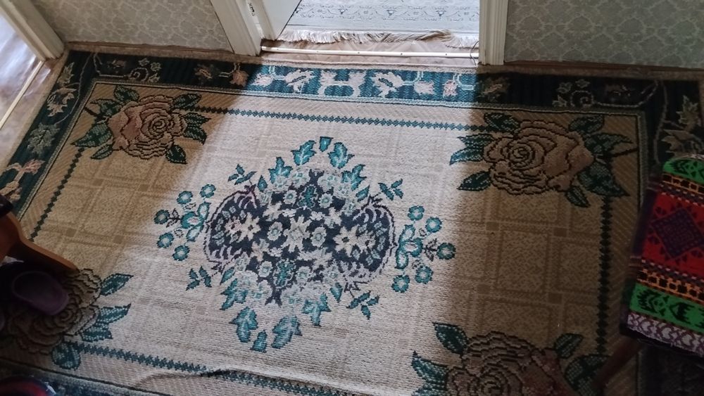 Отдам ковры по 1000