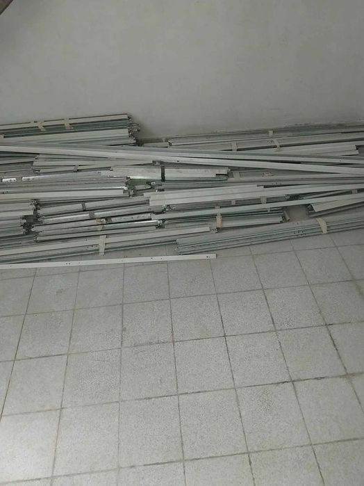 Конструкция за окачен таван Армстронг