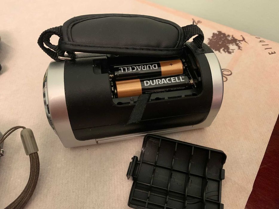 Camera video Easypix si Maginon