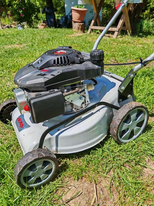 Mașina de tuns iarba/gazon Ikra 1040TL - impecabila