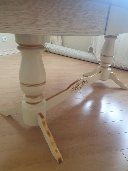 Стол гостевой деревянный