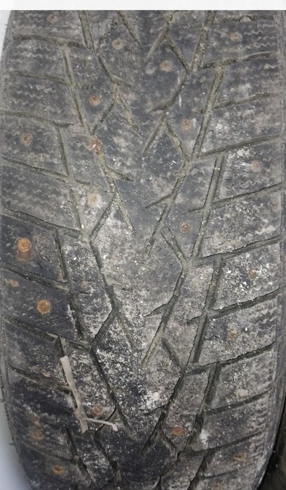 Продам    б/у зимние резину