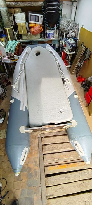 Лодка с мотором.