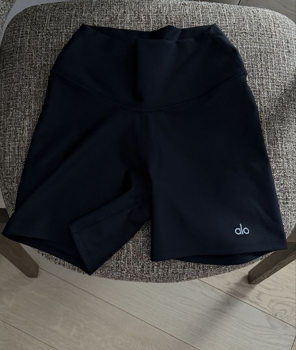 Alo Airlift Advatange Racerback Bra & Airlift Energy Shorts