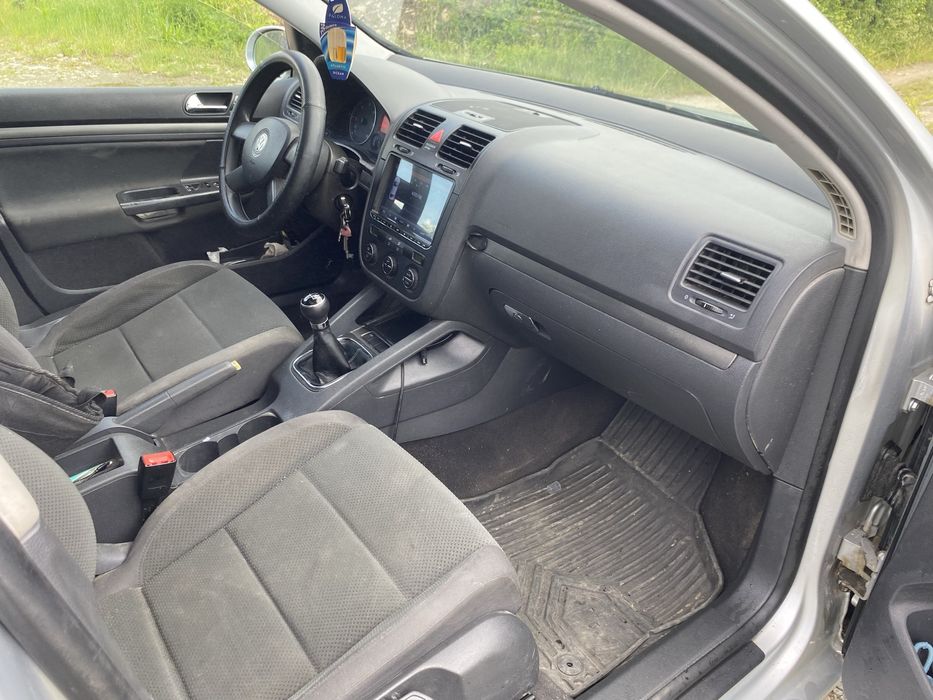 Golf 5 de 1.9tdi bkc /sau schimb detalii in anunt