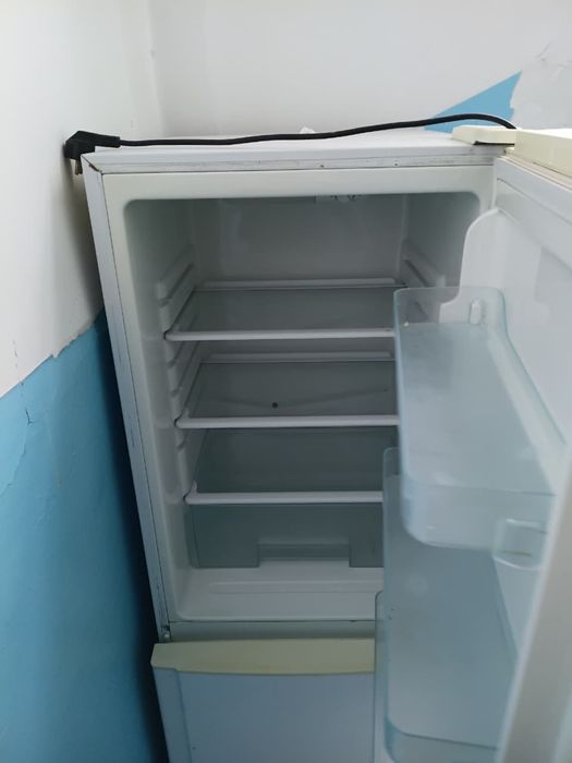 Холодильник продается