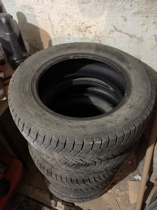 Продам зимние шины Hankook