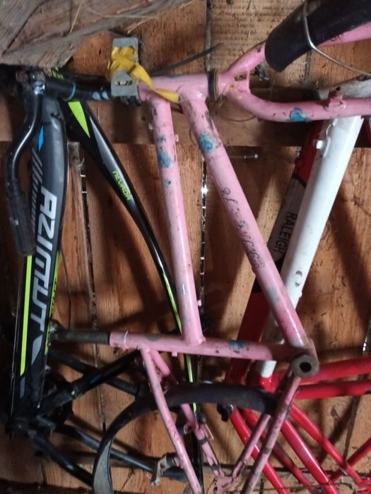 piese de biciclete mai multe detale in privat