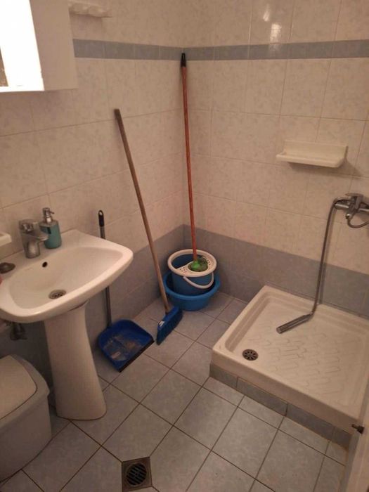 Студия с магазин за бизнес на първа линия  в Паралия Врасна, Гърция