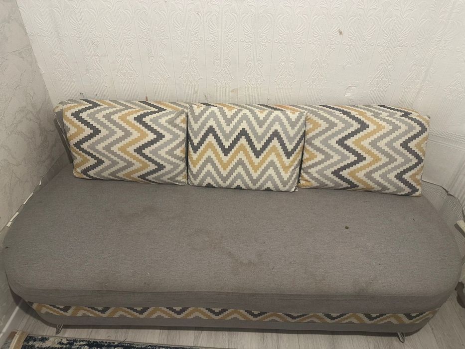 Отдаю даром тахту