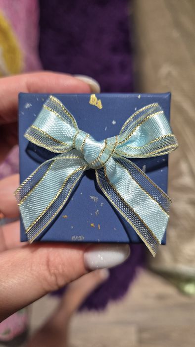 Продам золотые серьги НОВЫЕ