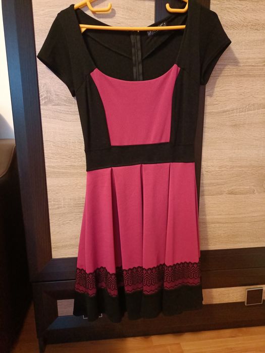 Vând/schimb rochii de ocazie și de zi