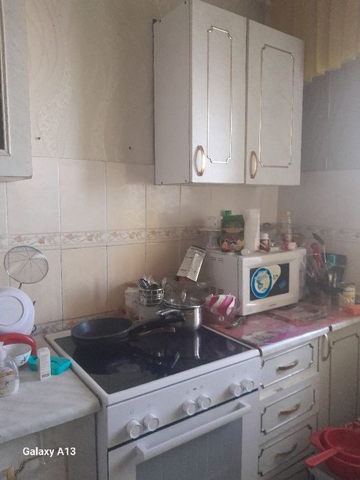 Продам современный кухонный гарнитур