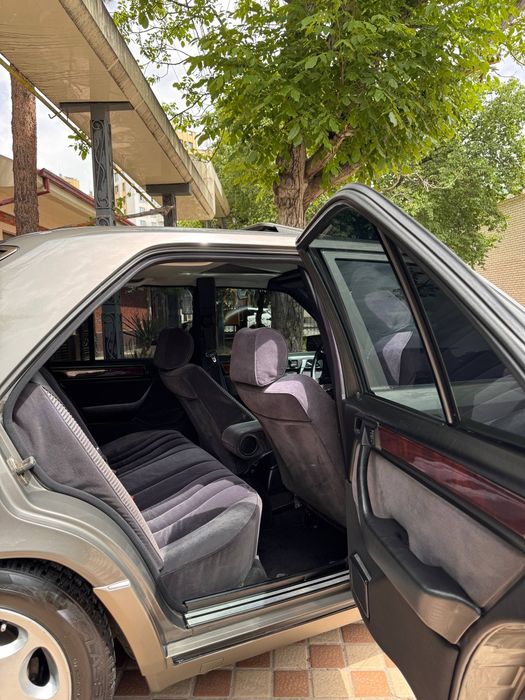Mercedes W124 Sotiladi