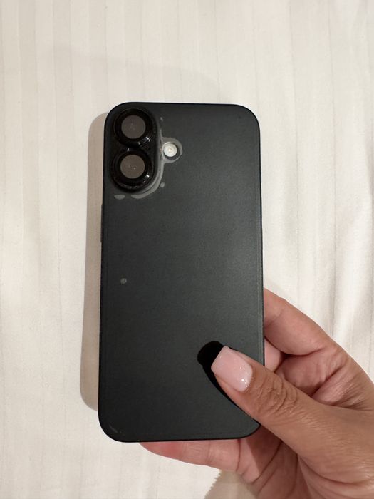 Продам iPhone 16