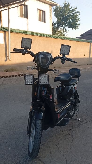 Скутер ск8 800ват