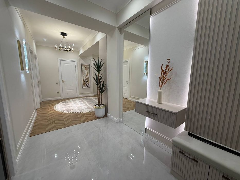 Продается 4х ком квартира в новостройке, ор-р: 8й роддом, 108м²