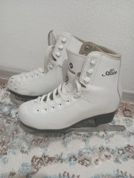 Продам коньки любительские