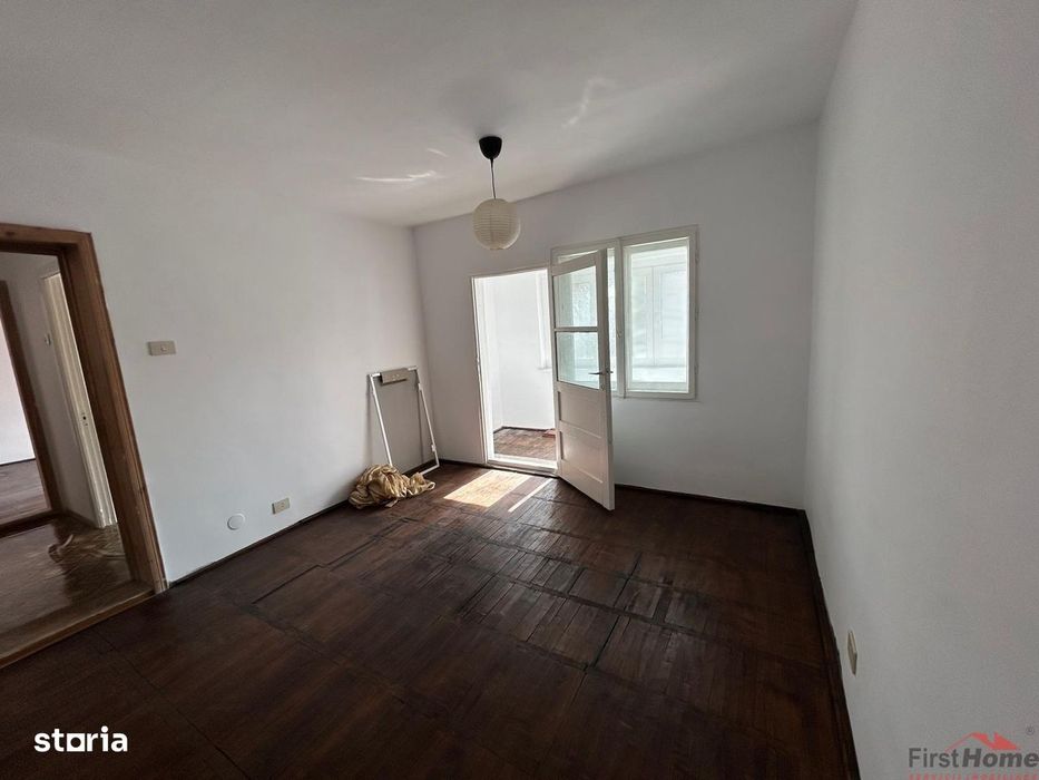 Apartament cu 2 camere de vanzare, etaj 4, zona Sud