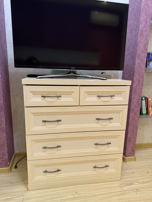 Комод и 2 прикроватные тумбы