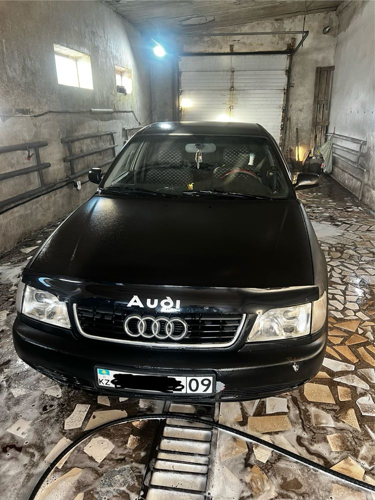 Фото Audi A6 (1994 - 1997), поколение C4