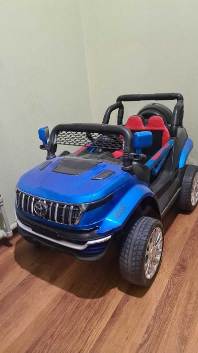 Детский электромобиль Toyota