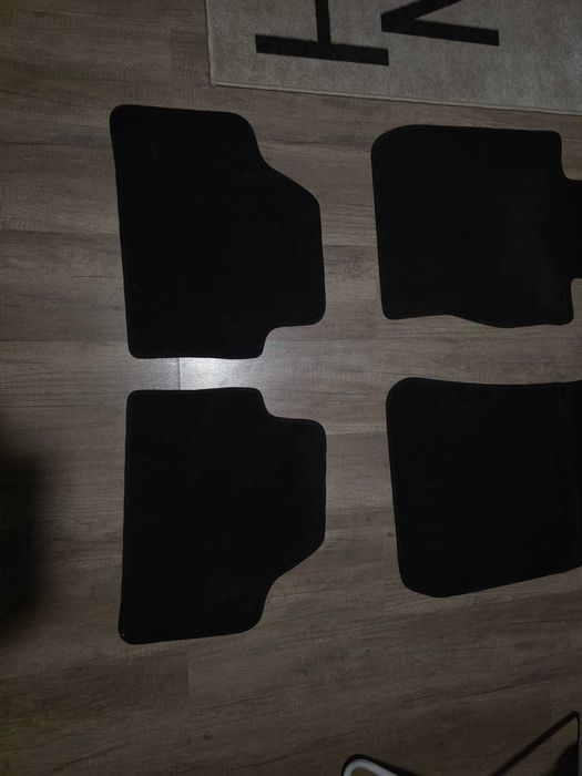 Presuri/covorase auto mocheta ORIGINALE BMW X1 E84, Seria 3 E90, E91