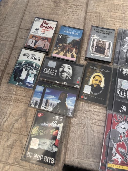 Lot/Bundle Hip-Hop Rock Metal Romanesc-Din Afara : Parazitii , Bug Mafia , Cheloo , Ombladon ,Omul Cu Sobolani ,Racla etc