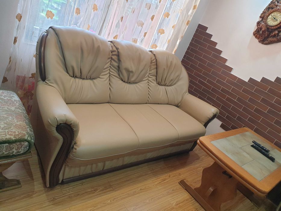Canapea neextenibila 3 locuri-Piele-import