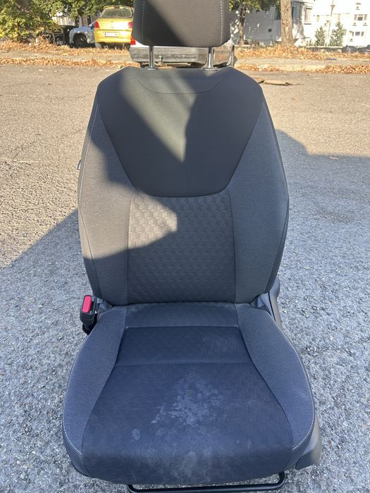 Седалка Toyota Yaris 23 XP210 AIRBEG **НАЛИЧЕН**